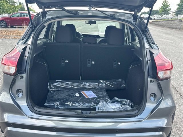 New 2025 Nissan Kicks Play S image 12