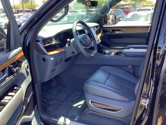 Used 2024 Jeep Grand Wagoneer Series III w/ Flexible Seating Group AWD/4WD image 7