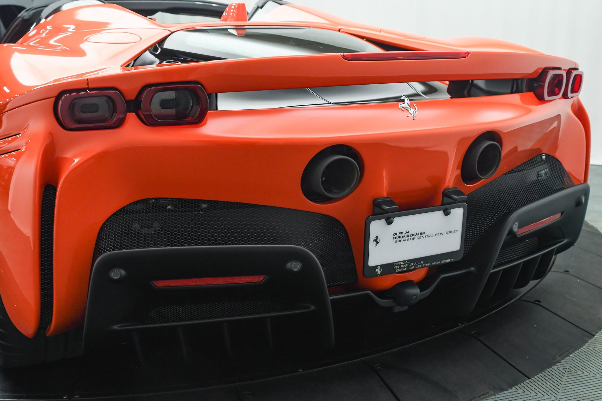 Used 2025 Ferrari SF90 Spider image 20