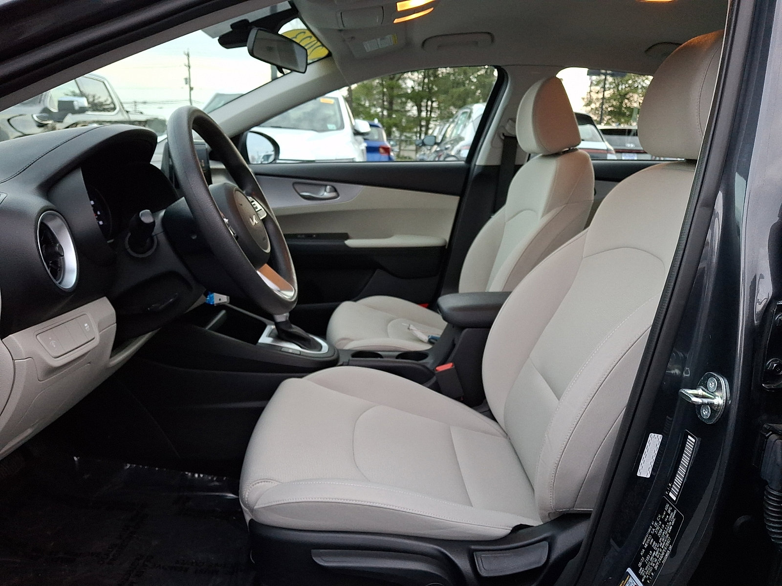 Used 2023 Kia Forte LXS image 13