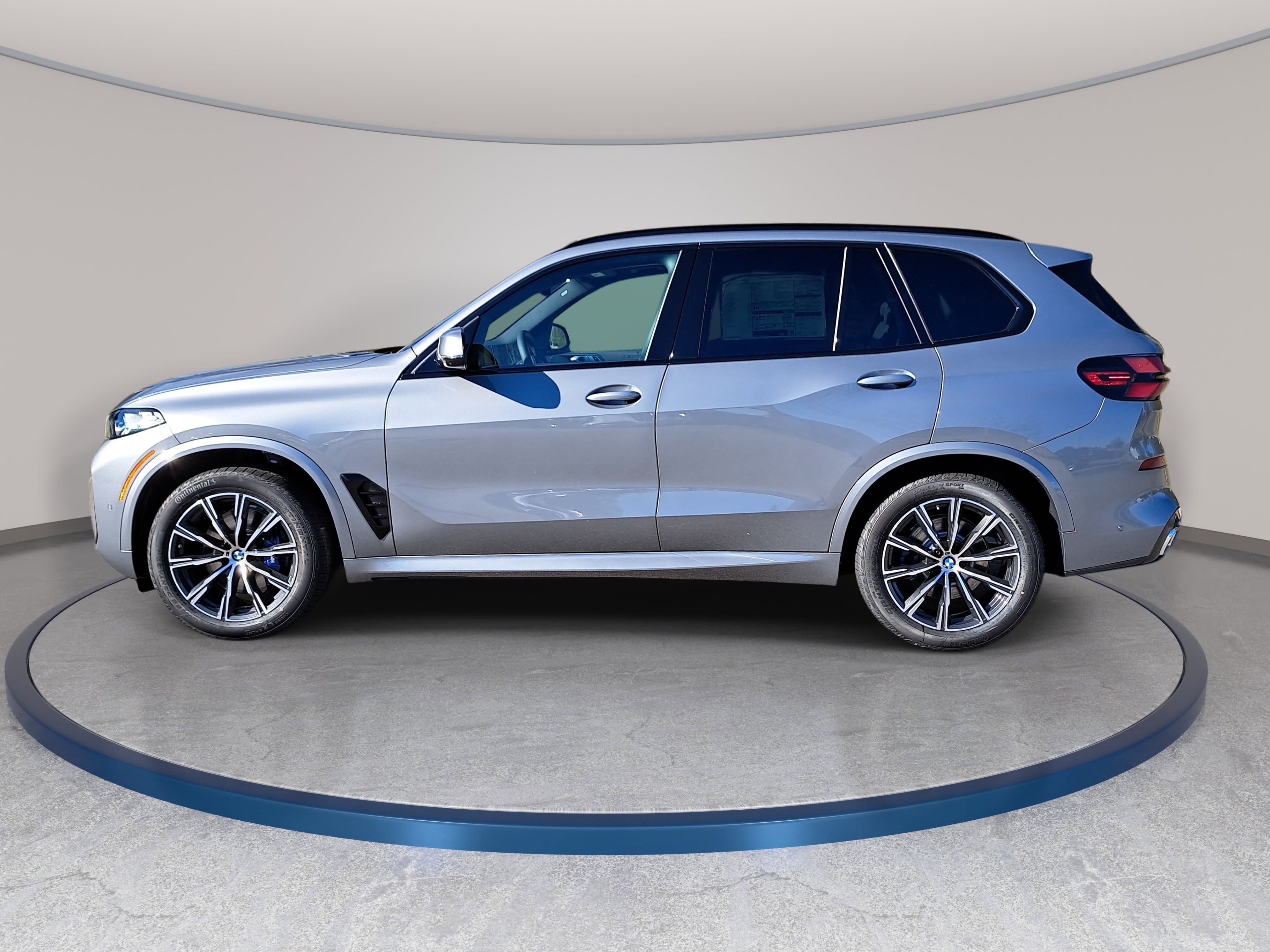 New 2026 BMW X5 xDrive40i w/ M Sport Package AWD/4WD image 8