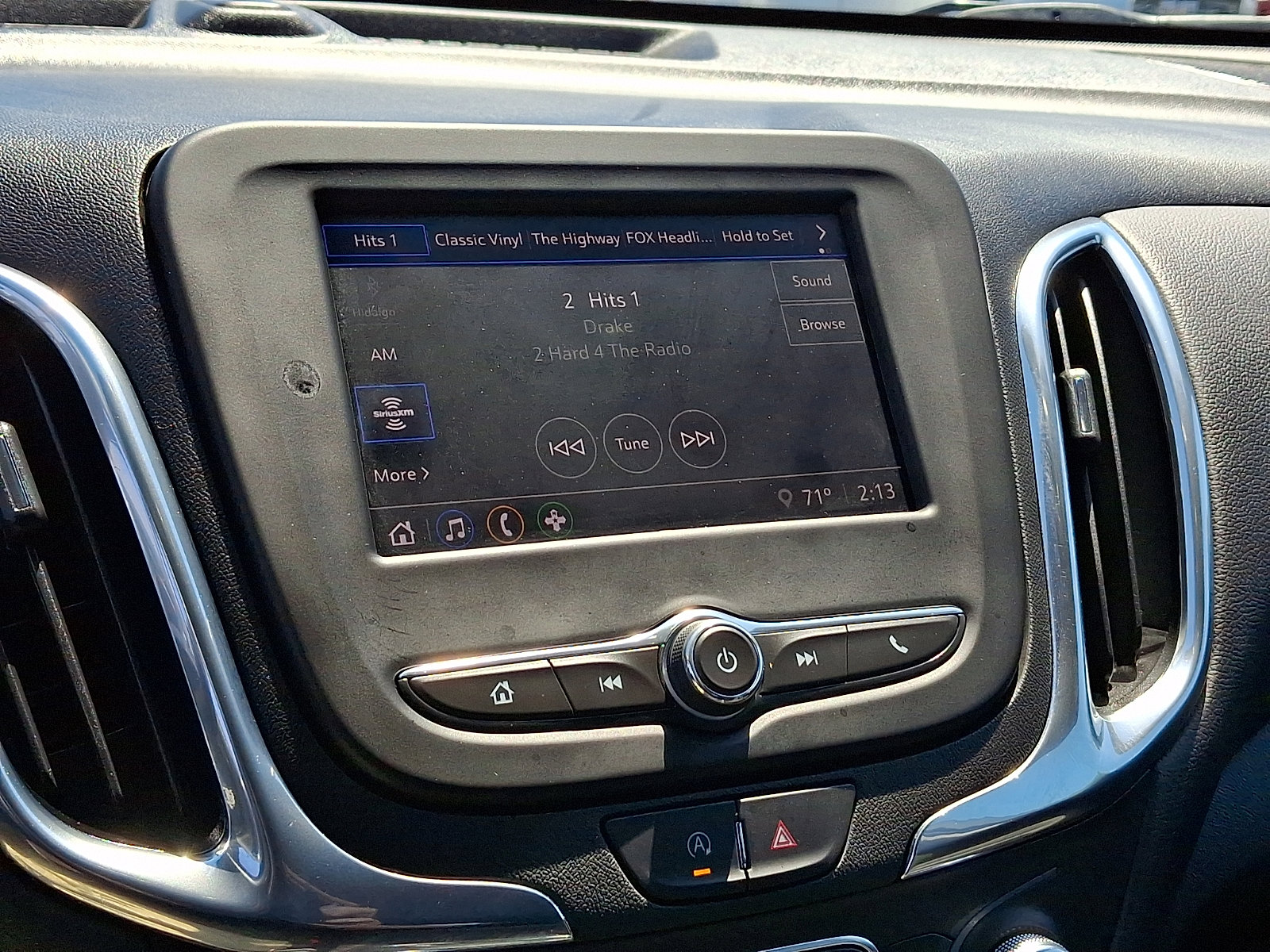 Used 2023 Chevrolet Equinox LT AWD/4WD image 17