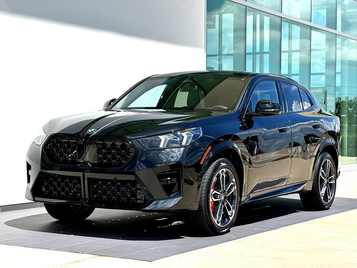New 2026 BMW X2 xDrive28i w/ Technology Package AWD/4WD image 9