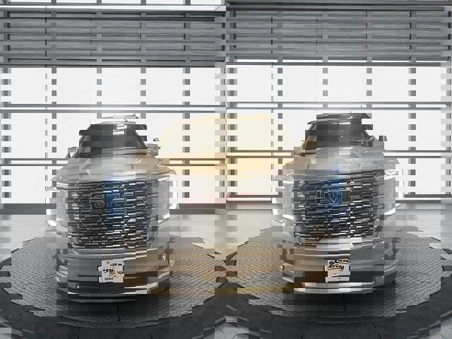 Used 2022 GMC Yukon Denali w/ Denali Premium Package image 9