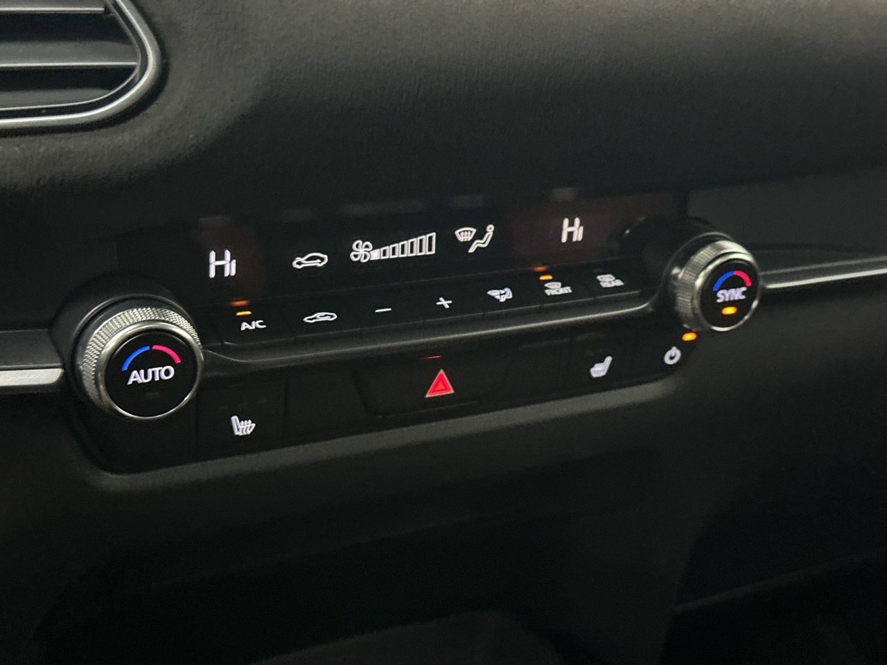 Used 2024 MAZDA CX-30 Carbon image 28