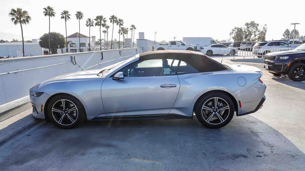Used 2025 Ford Mustang Premium RWD image 14