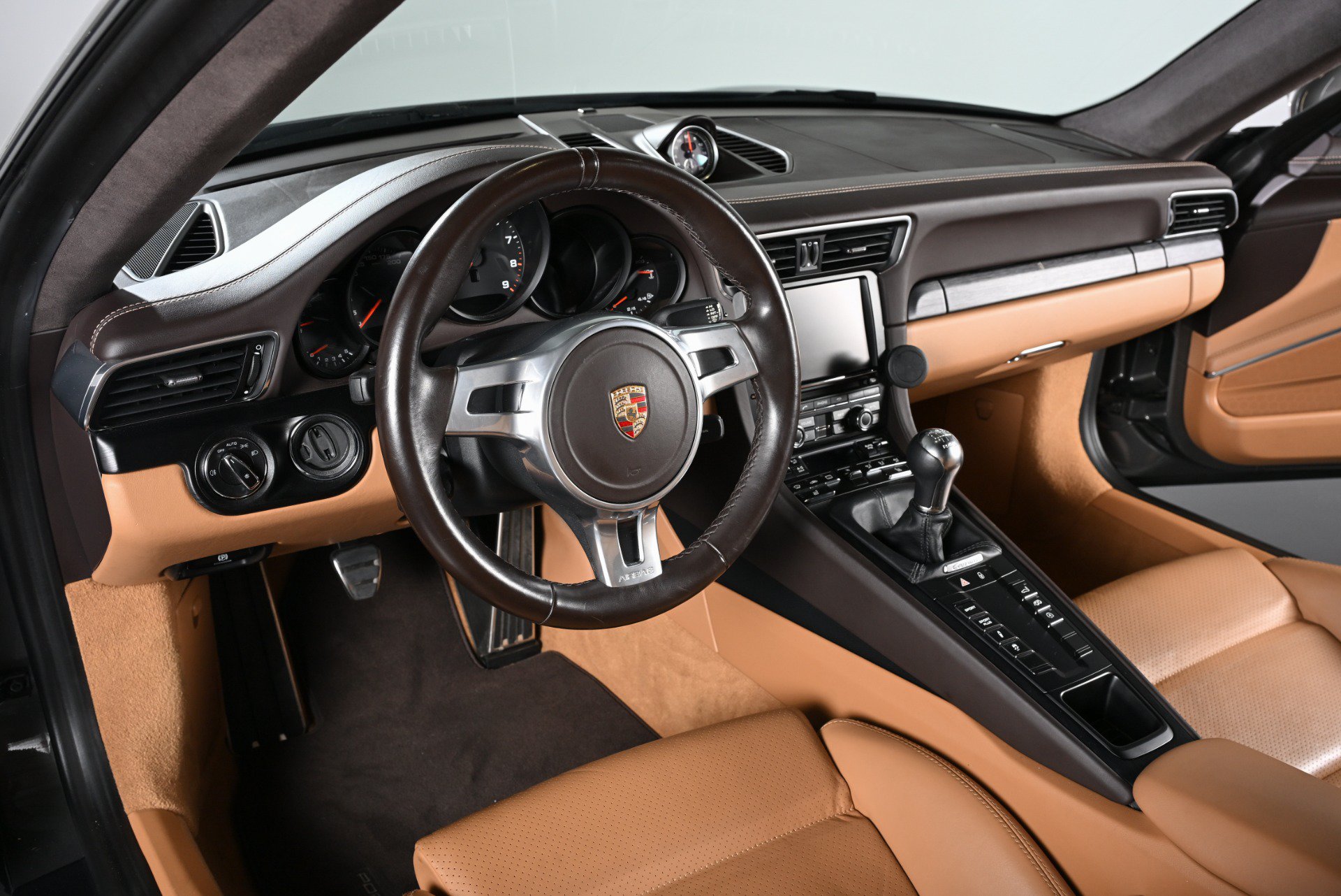 Used 2015 Porsche 911 Carrera 4 GTS AWD/4WD image 4