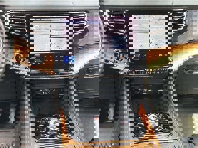 Used 2024 Jeep Grand Wagoneer L Series III image 16