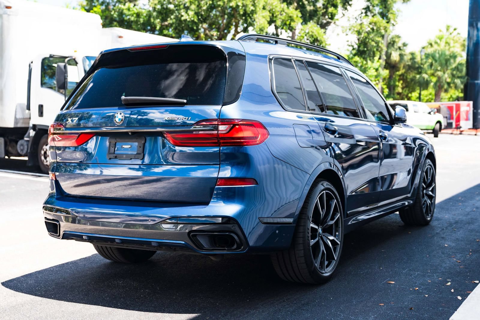 Used 2022 BMW X7 xDrive40i w/ M Sport Package AWD/4WD image 9