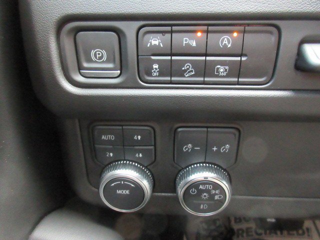 Used 2023 GMC Yukon XL AT4 w/ AT4 Premium Package image 25