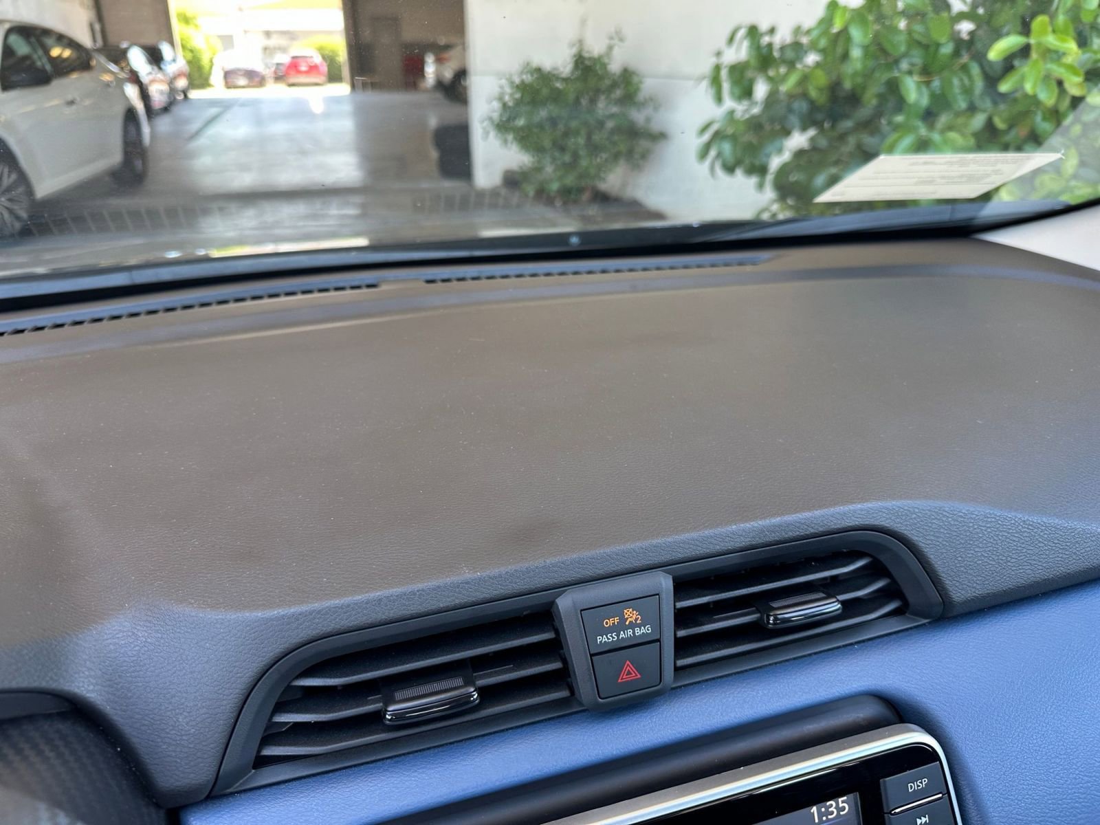Used 2025 Nissan Versa SV FWD image 17