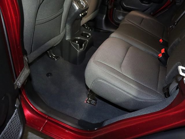 Used 2022 Jeep Wrangler Unlimited Sport image 27