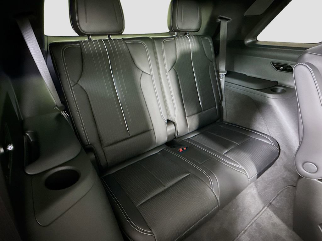 New 2026 Cadillac Vistiq Sport image 29