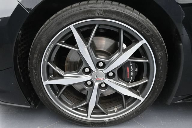 Used 2021 Chevrolet Corvette Stingray Premium Conv w/ Z51 Performance Package RWD image 22