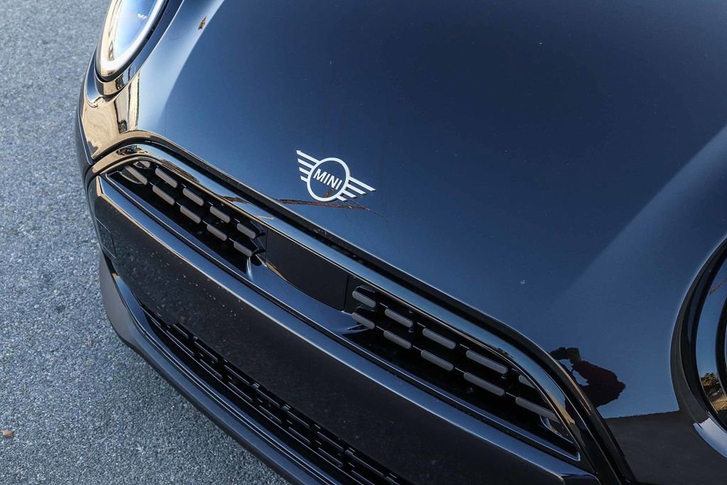 New 2026 MINI Cooper 4-Door Hardtop image 9
