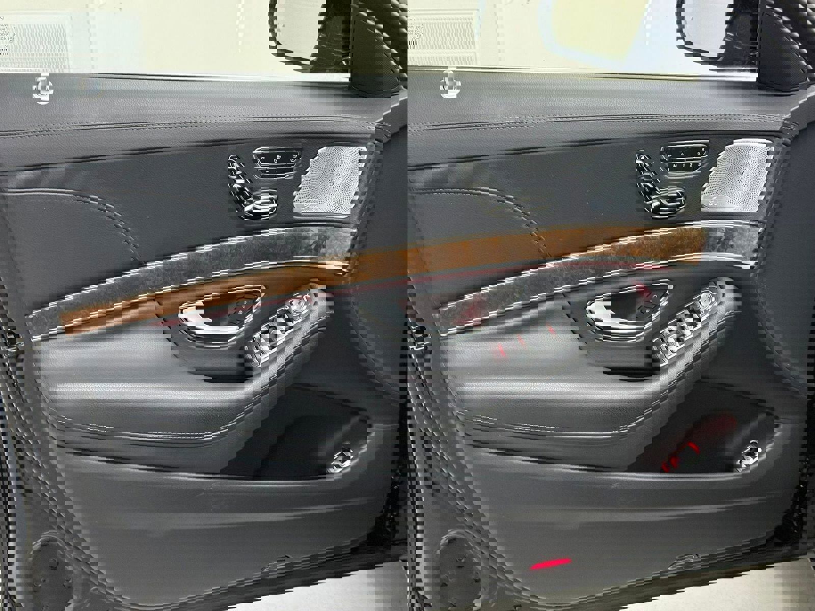 Used 2016 Mercedes-Benz S 550 Sedan image 13