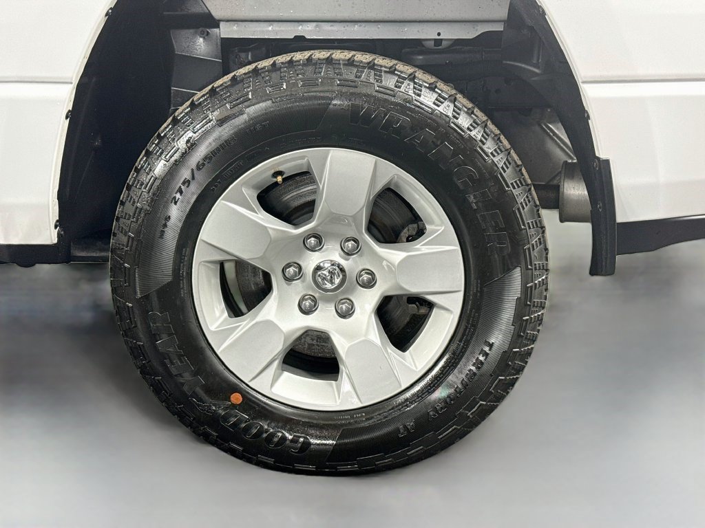 Used 2023 RAM 1500 Big Horn AWD/4WD image 36