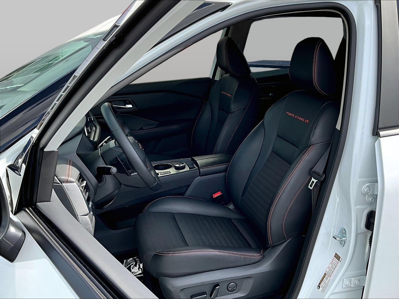 Used 2025 Nissan Rogue SV AWD/4WD image 23