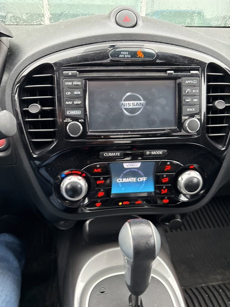 Used 2015 Nissan Juke SL image 9