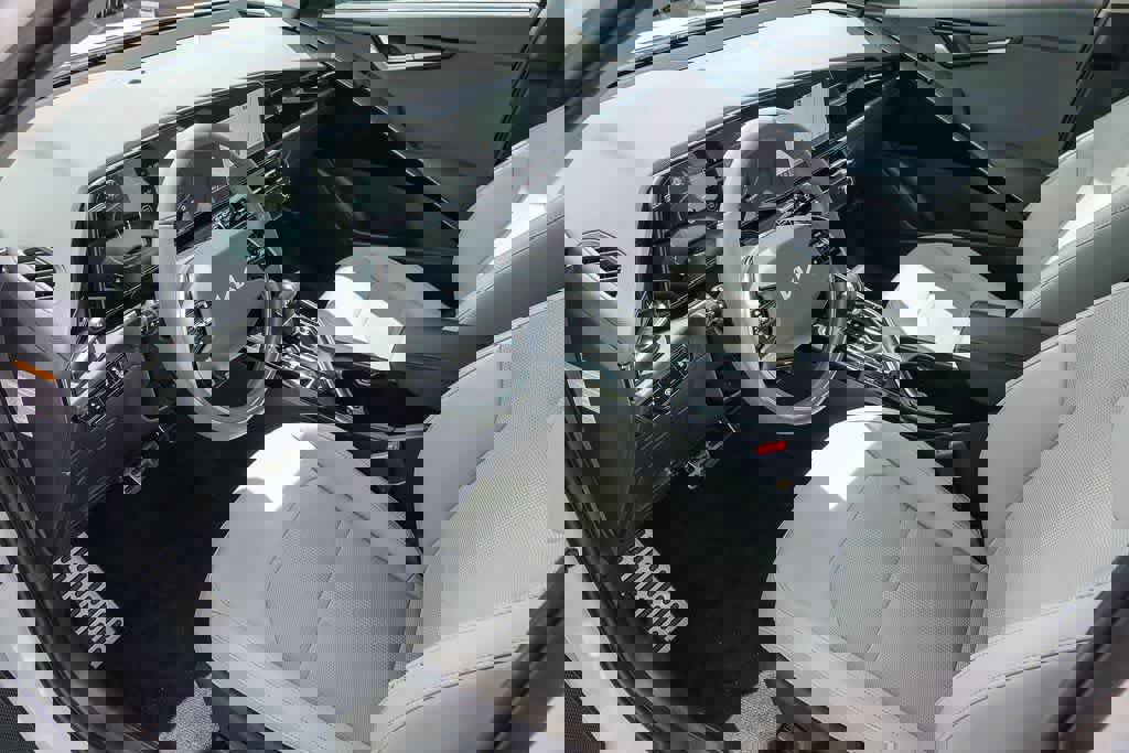 Certified 2023 Kia Niro EX Touring image 16