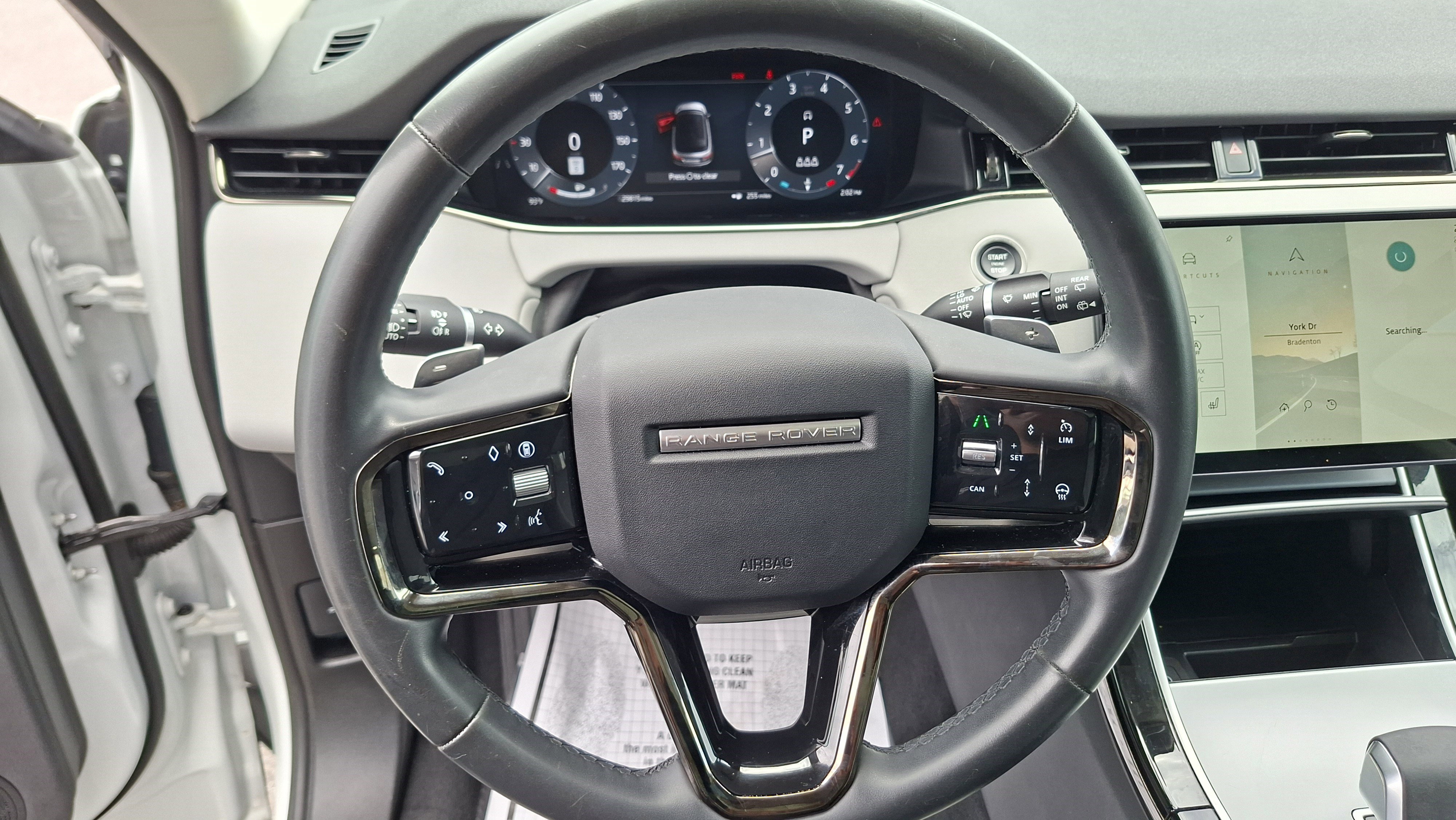 Used 2024 Land Rover Range Rover Evoque S AWD/4WD image 10