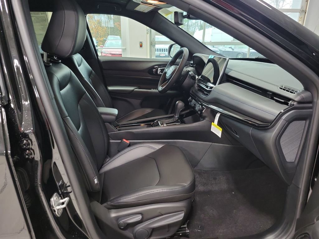 New 2026 Jeep Compass Limited image 11