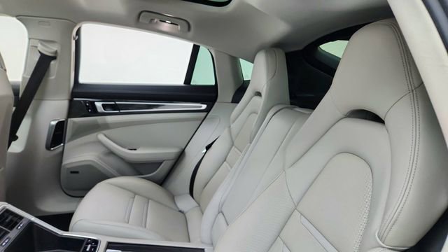 Used 2018 Porsche Panamera 4S image 29