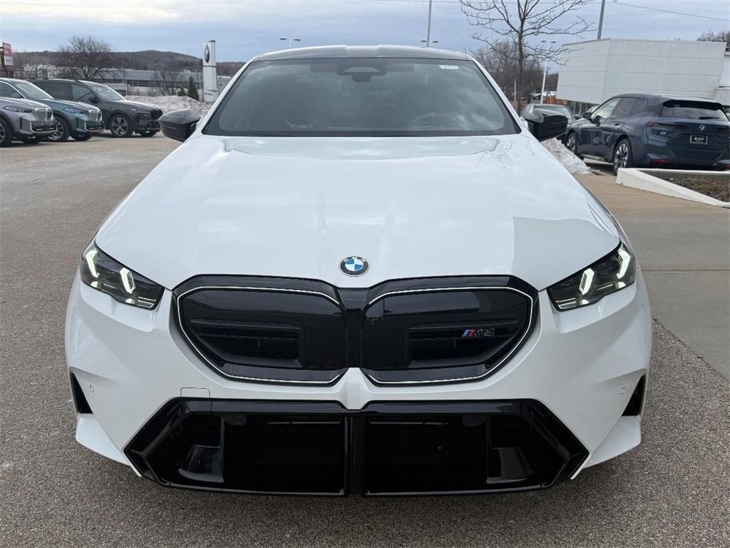 Used 2025 BMW M5 Base w/ Carbon Package image 9