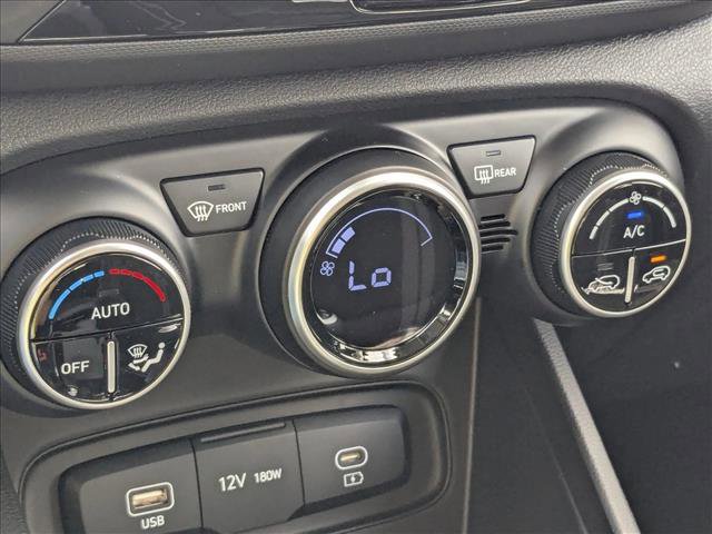 Used 2025 Hyundai Venue SEL image 15