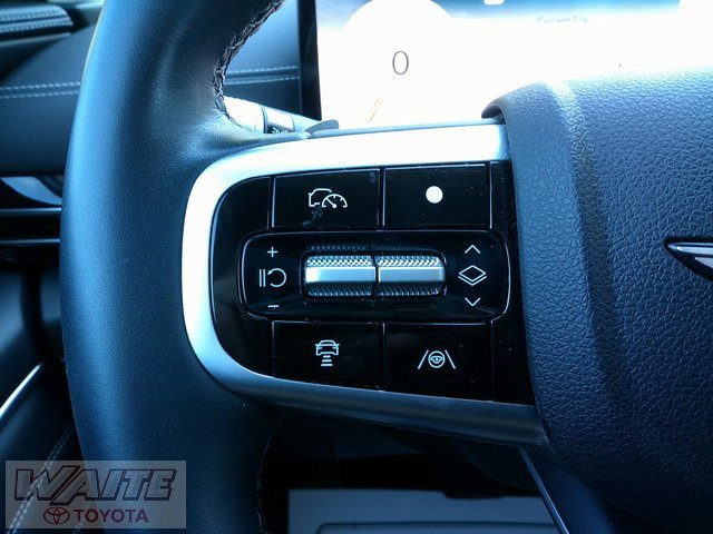 Used 2025 Genesis GV80 2.5T Standard image 13