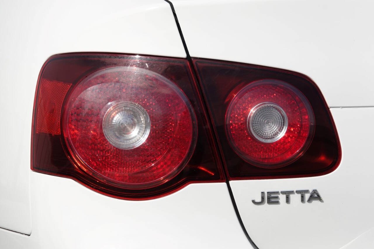 Used 2010 Volkswagen Jetta Limited Edition FWD image 57
