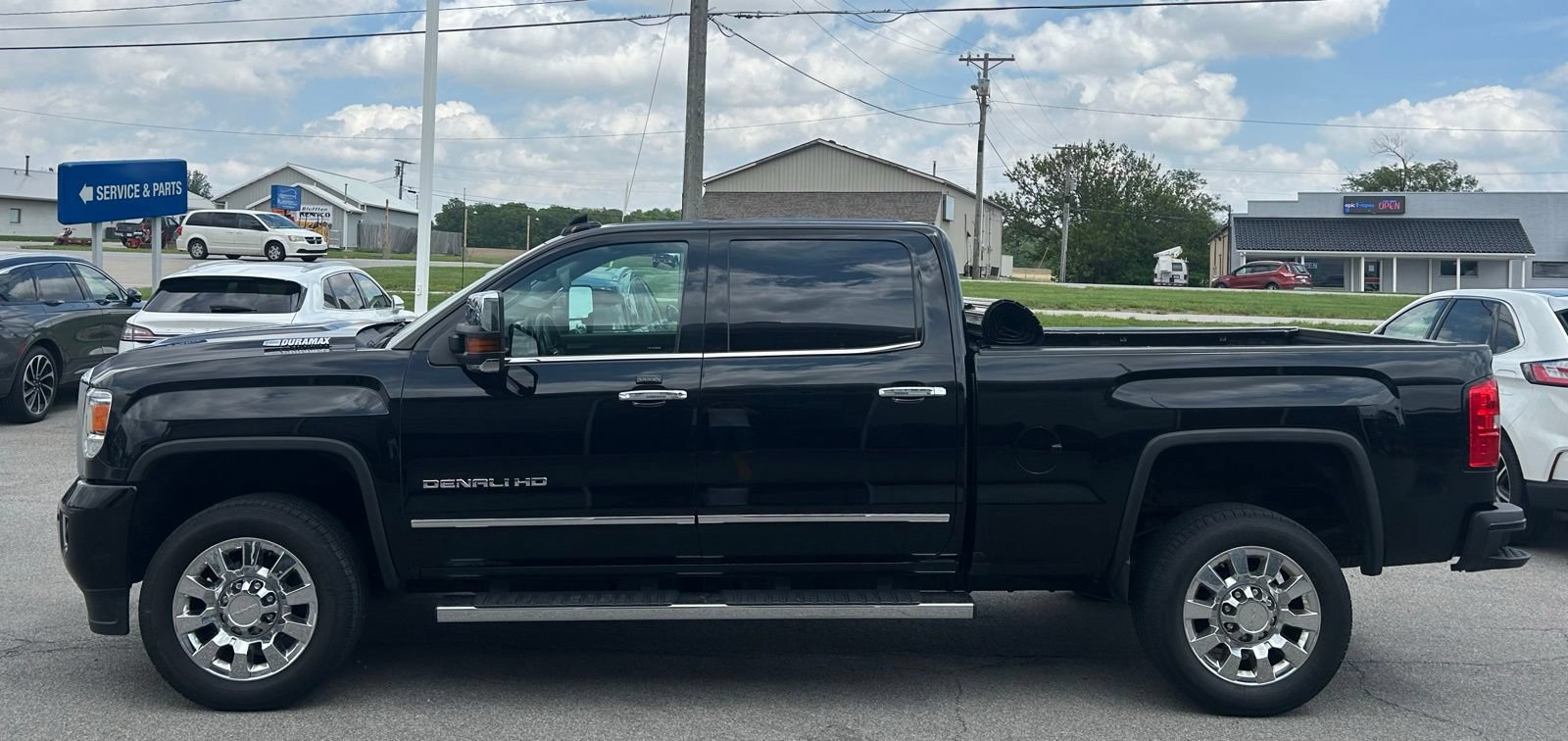 Used 2018 GMC Sierra 2500 Denali w/ Snow Plow Prep Package AWD/4WD image 4