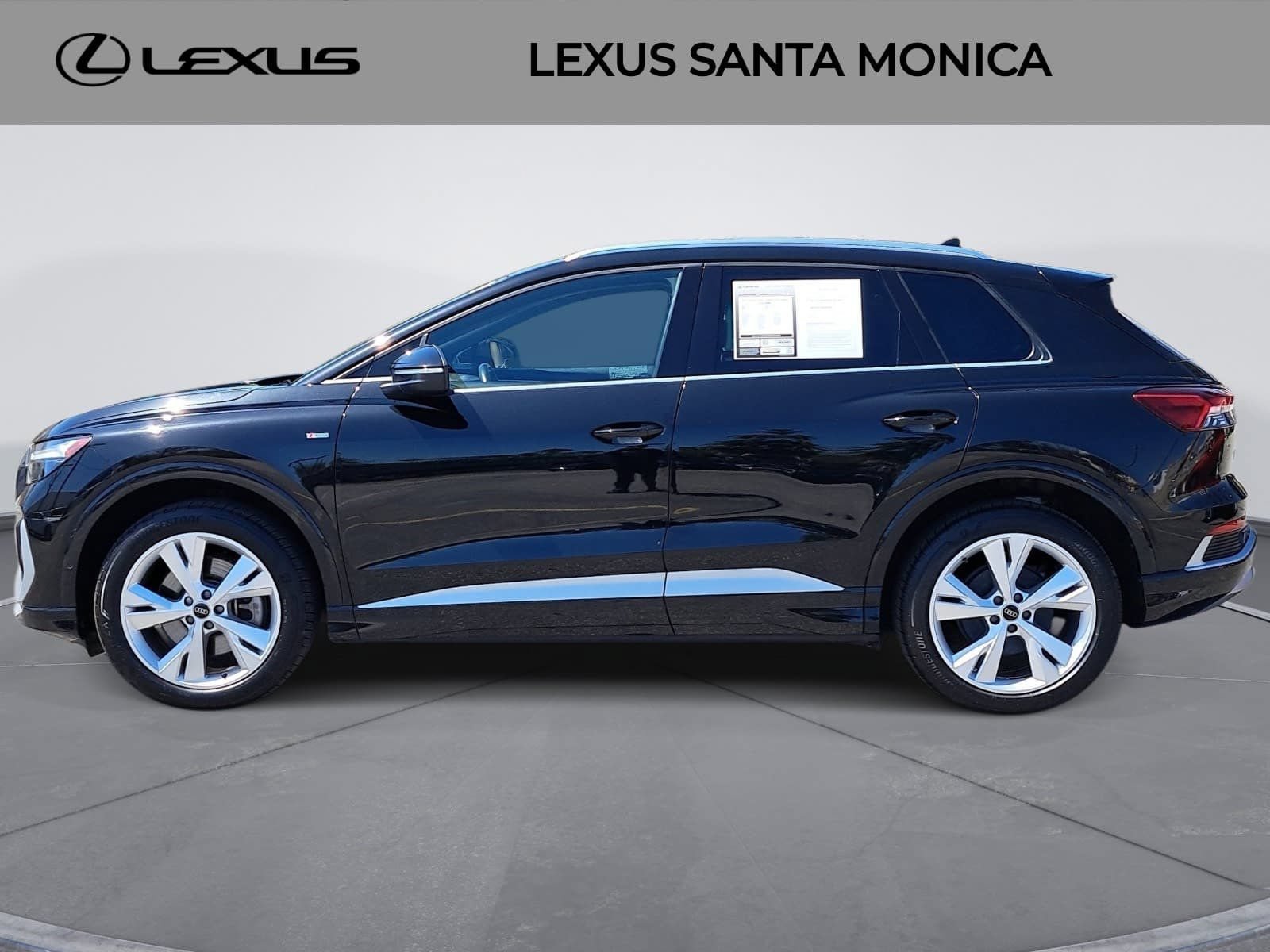 Used 2023 Audi Q4 e-tron Premium Plus w/ Premium Plus AWD/4WD image 8