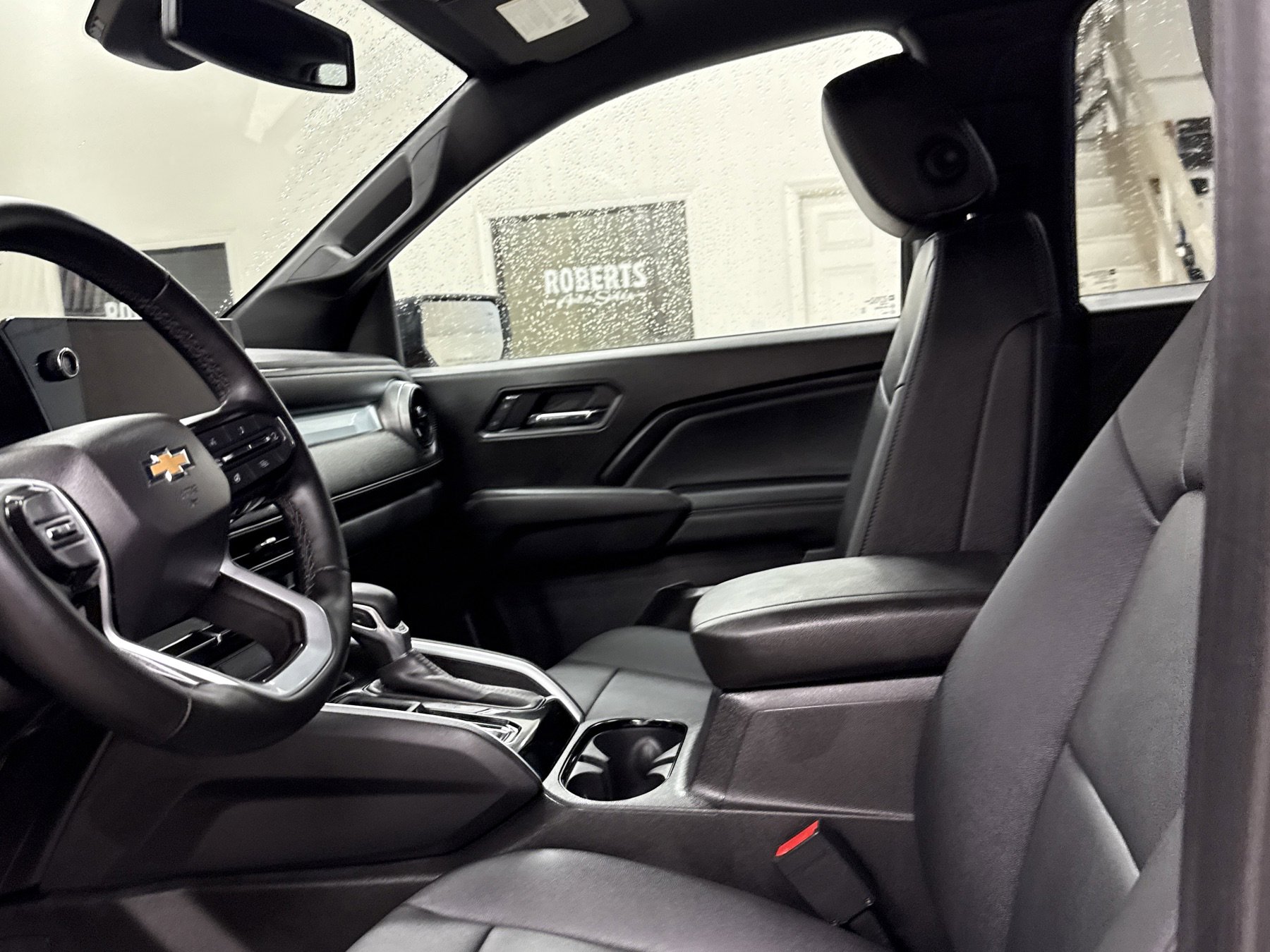 Used 2025 Chevrolet Colorado LT w/ LT Convenience Package image 4