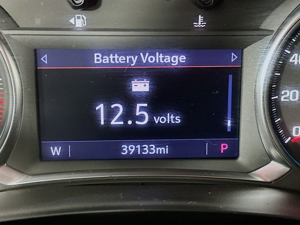 Used 2023 Chevrolet Traverse LT image 18