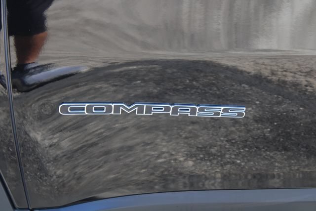Used 2019 Jeep Compass Latitude w/ Popular Equipment Group FWD image 10