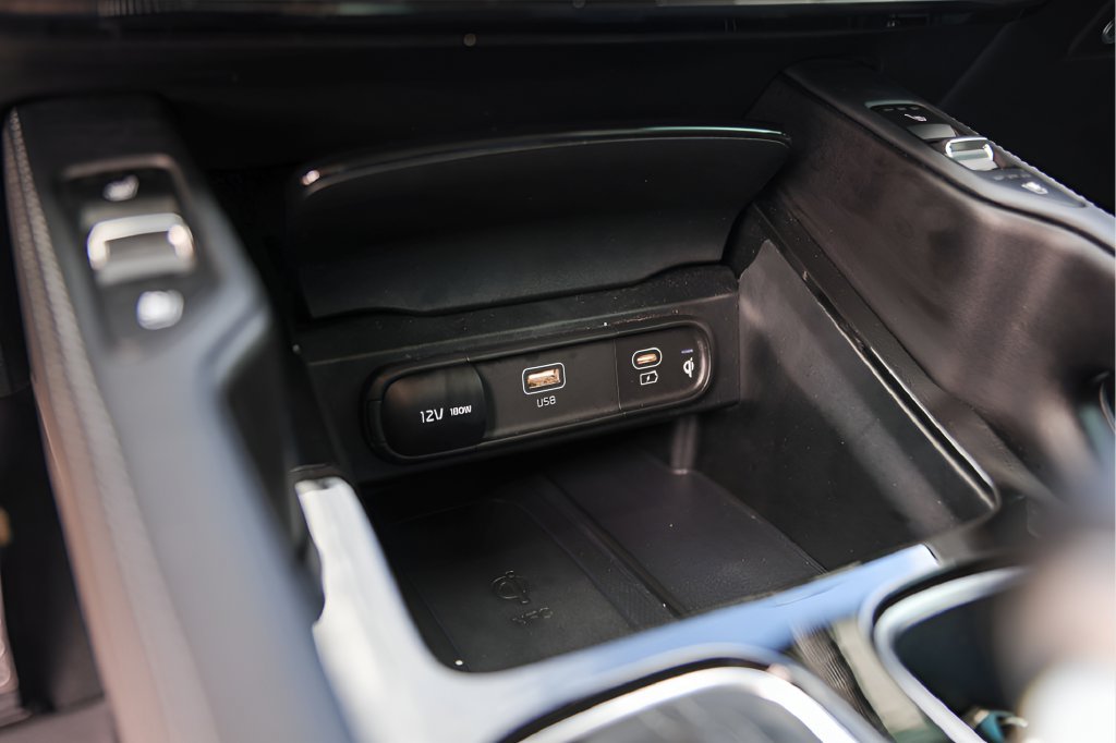 Used 2025 Kia Telluride SX w/ SX Captain's Chair Package AWD/4WD image 22