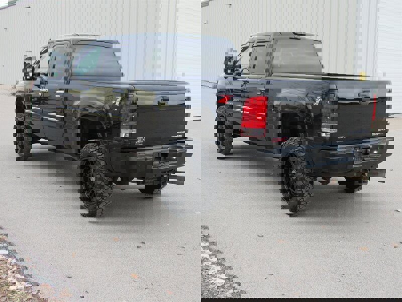 Used 2012 GMC Sierra 2500 Denali w/ Suspension Package, Off-Road image 8