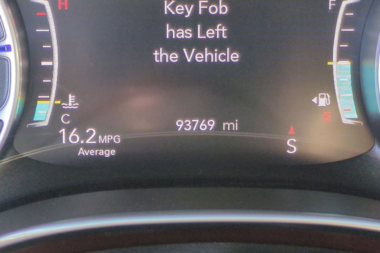 Used 2020 Chrysler Pacifica Limited w/ Tire & Wheel Group image 15