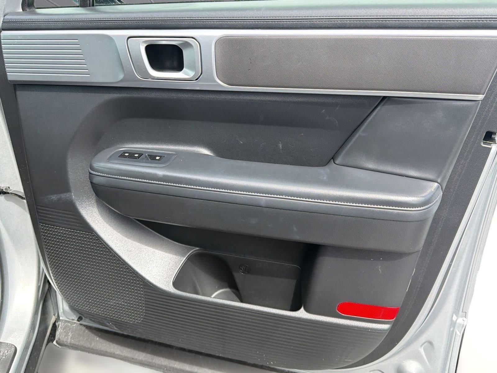 Used 2025 Hyundai Santa Fe SEL FWD image 22