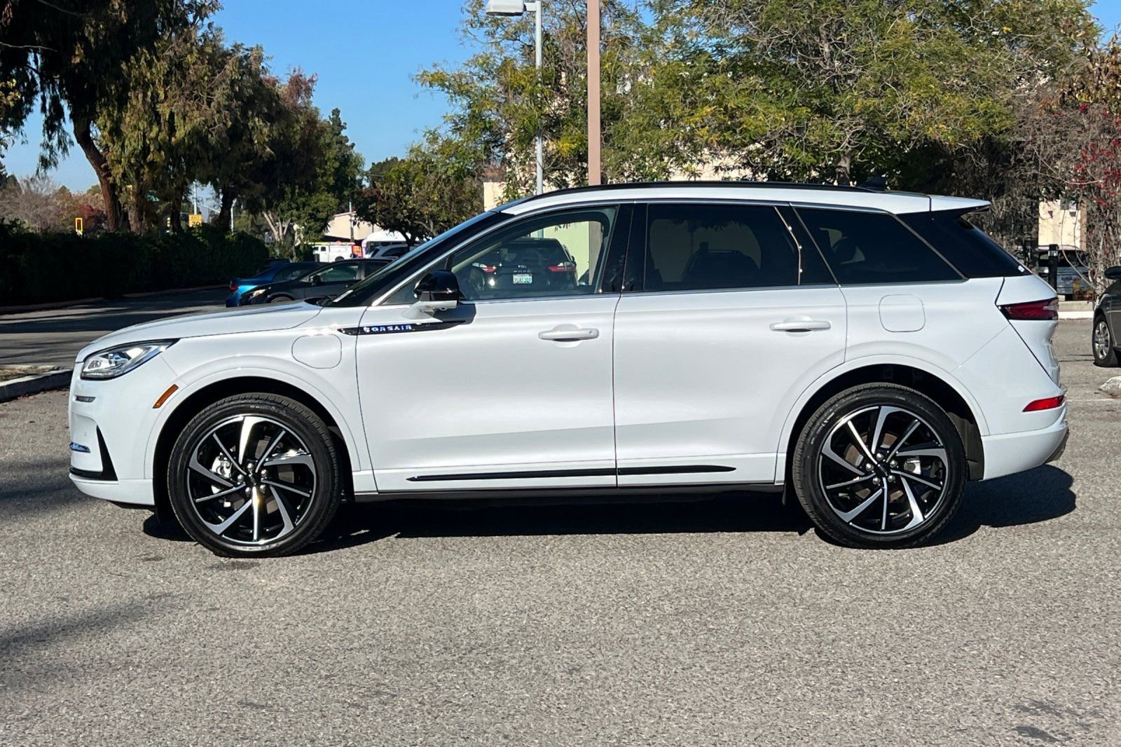 Certified 2025 Lincoln Corsair Grand Touring w/ Equipment Group 301A image 7