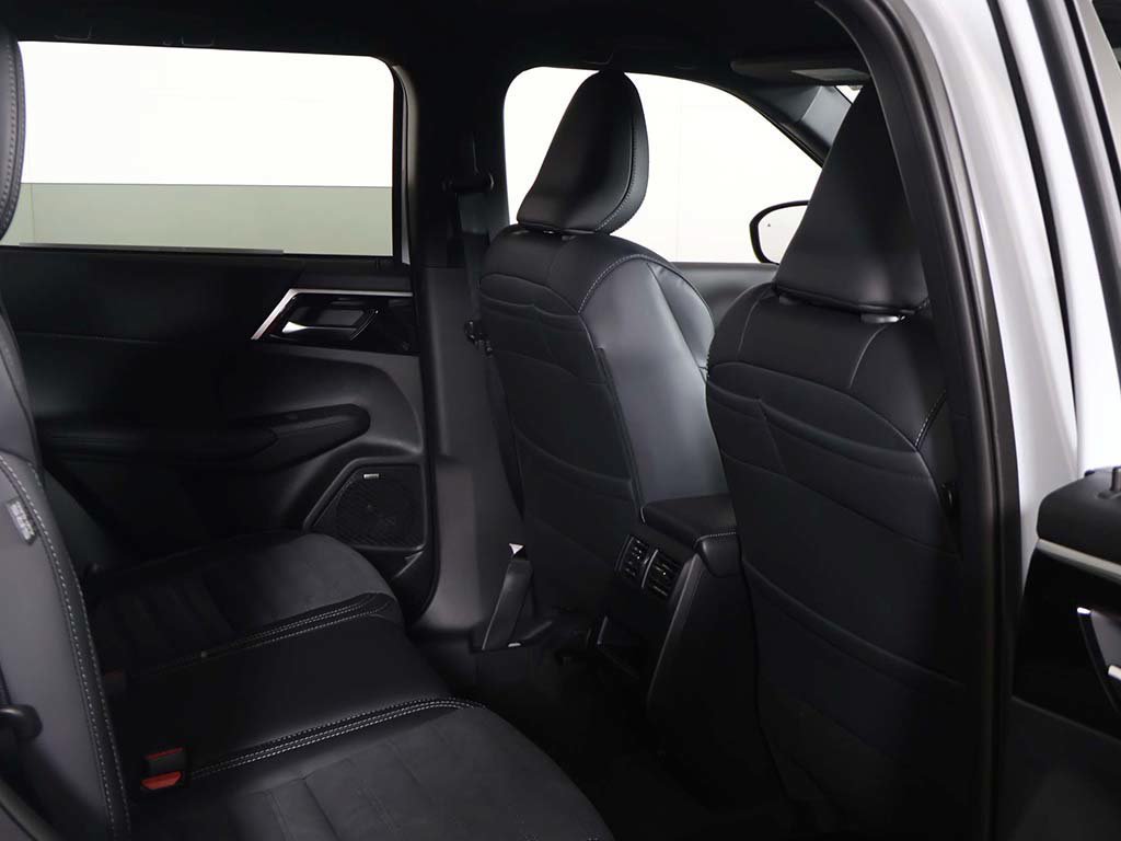 New 2026 Mitsubishi Outlander LE AWD/4WD image 30