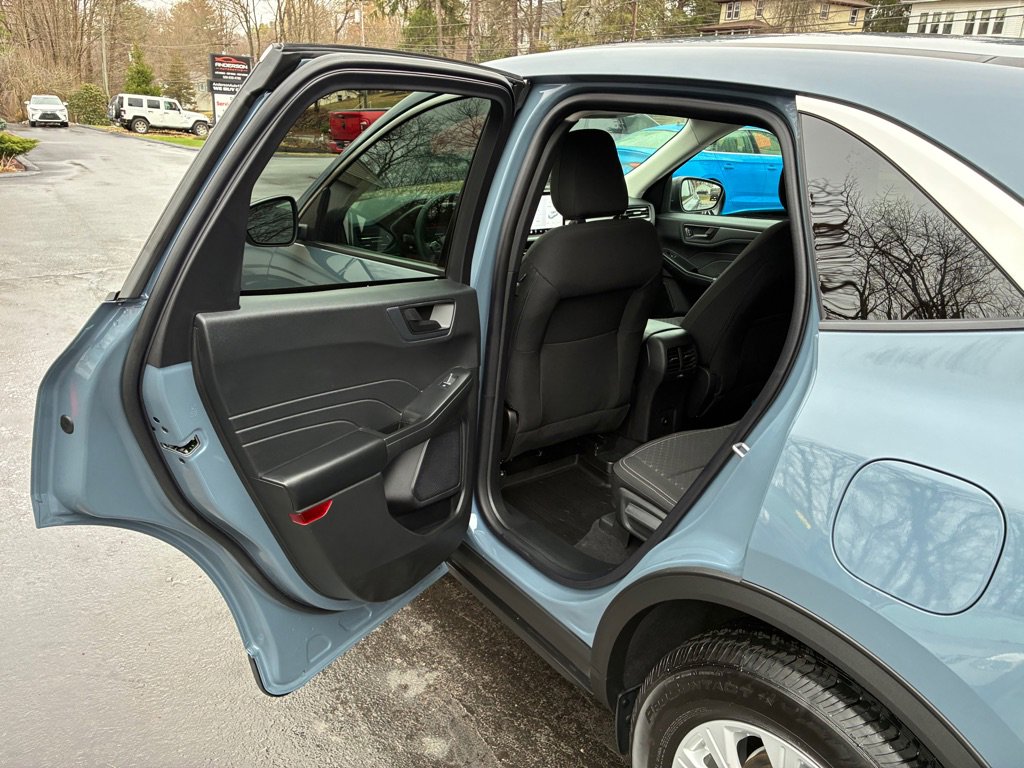 Used 2023 Ford Escape Active w/ Tech Pack #1 AWD/4WD image 12