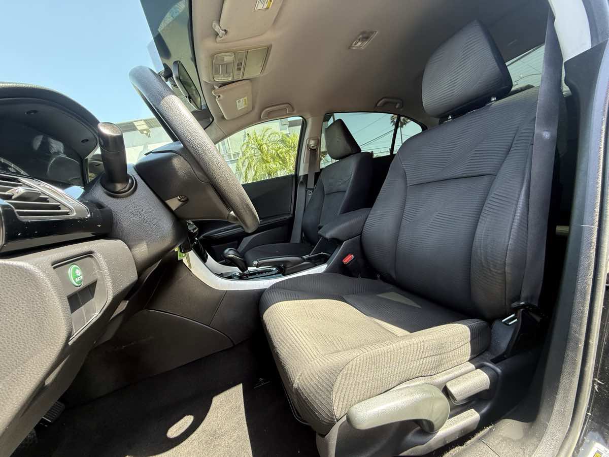 Used 2017 Honda Accord LX image 10