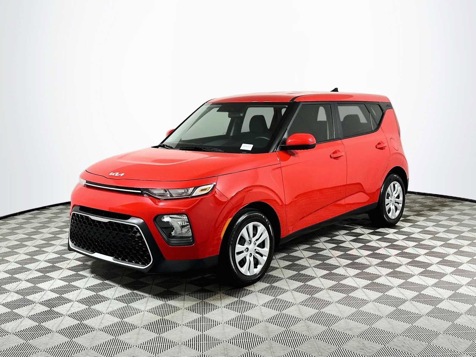 Used 2022 Kia Soul LX FWD image 3