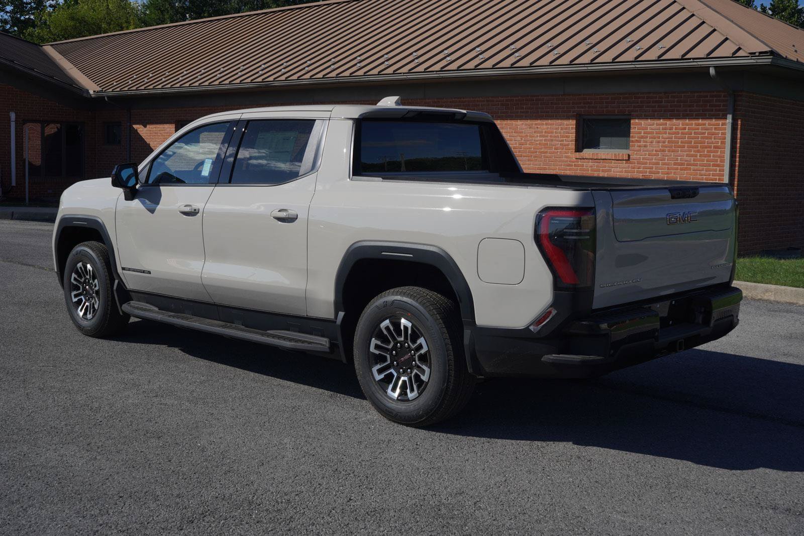 New 2026 GMC Sierra EV Elevation AWD/4WD image 8