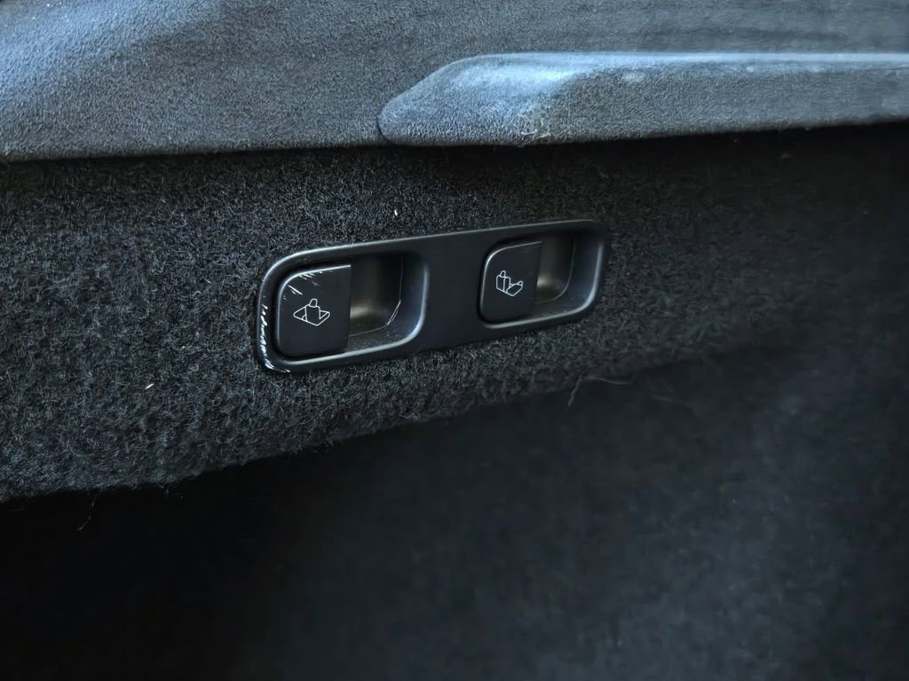 Used 2022 Tesla Model S image 27