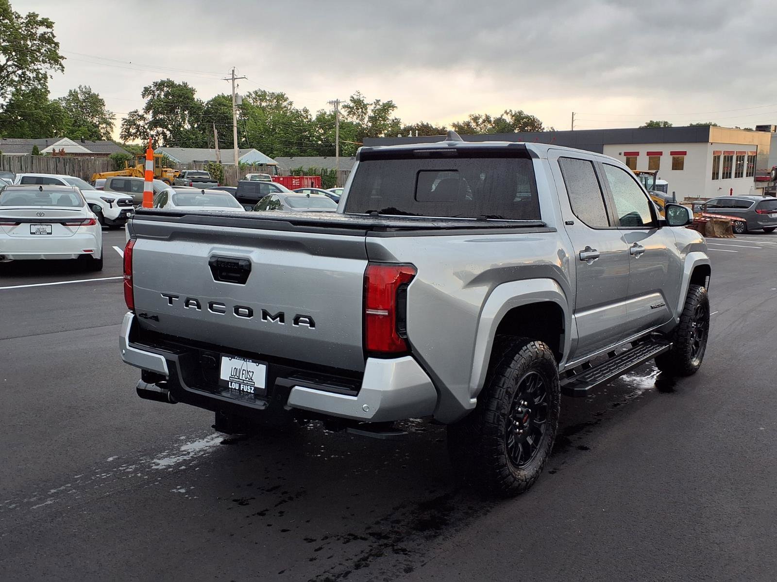 Certified 2025 Toyota Tacoma SR AWD/4WD image 4