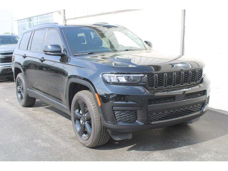 Used 2024 Jeep Grand Cherokee L Altitude AWD/4WD image 2