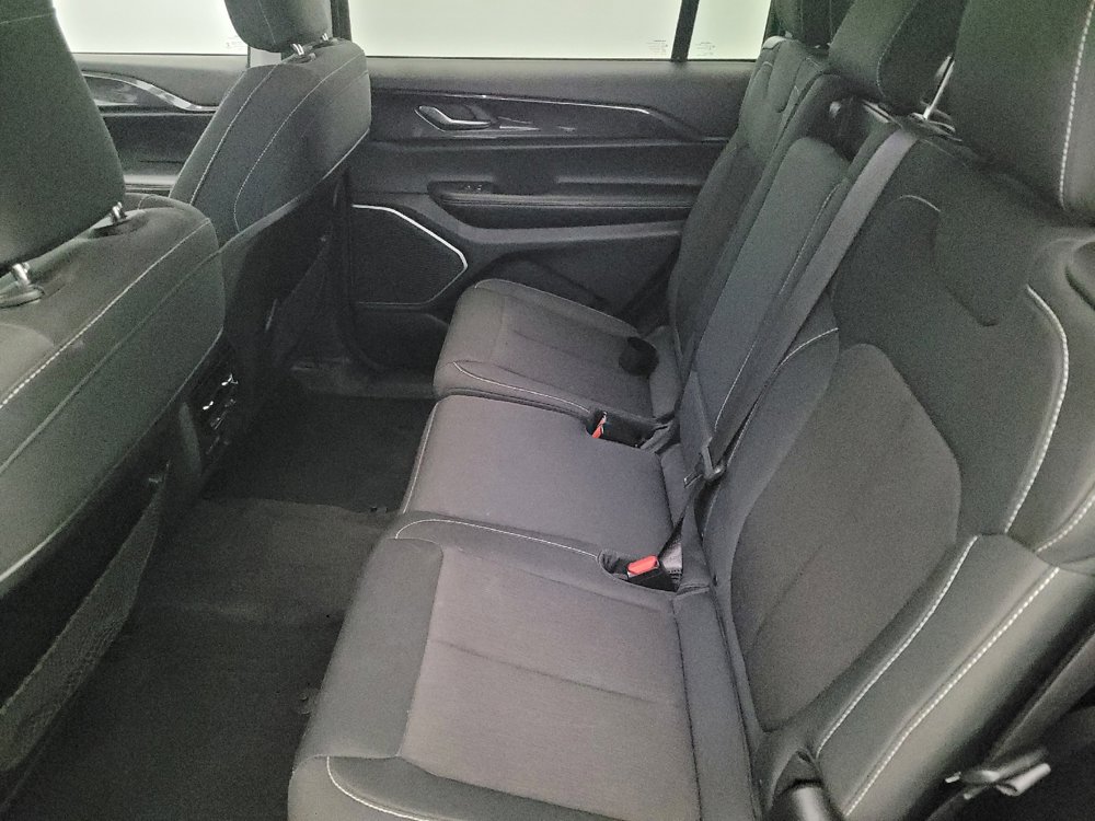 Used 2022 Jeep Grand Cherokee L Laredo w/ Luxury Tech Group I image 18